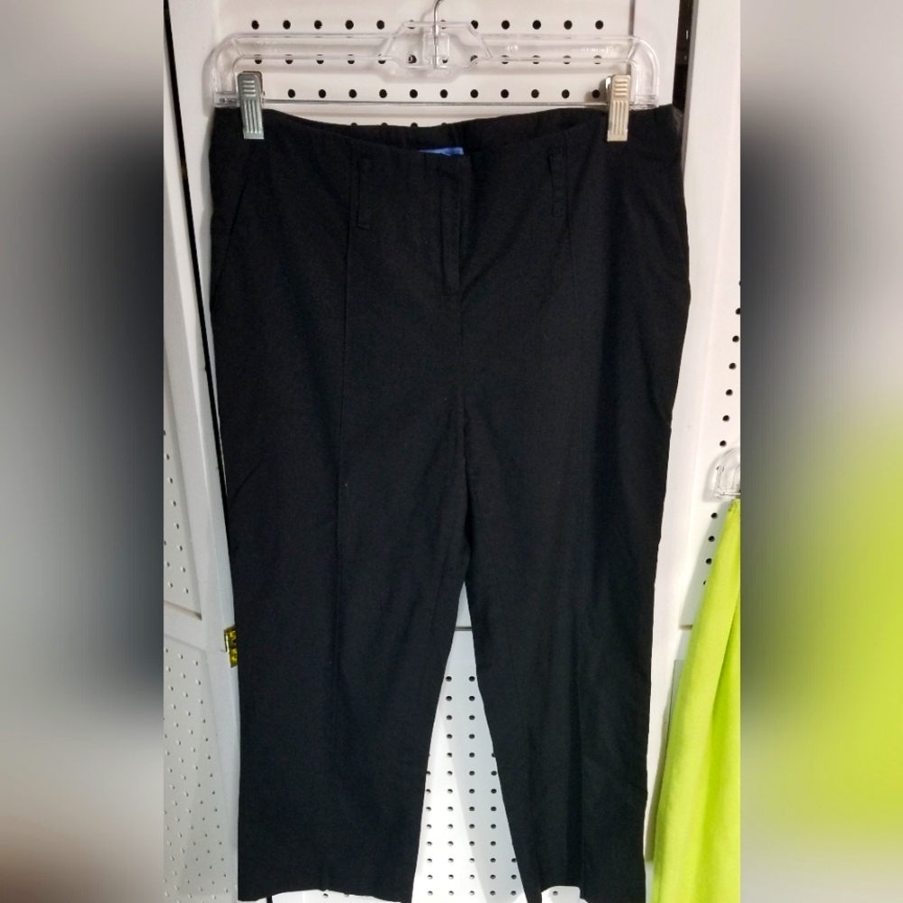 Black Vera Wang Capris